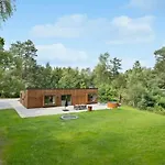 Дом отдыха Experience Nature With Near Forest And